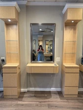 Salon Stations and towers.