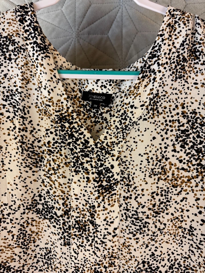 Blusa Top Camisa Mujer 2X Plus Manga 3/4 Volantes Colores Neutros Informal Trabajo Foto 2 de 4