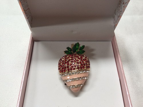 Charter Club Red White Crystal Strawberry Gold Plated Pin Brooch 2-1/4” New TV18