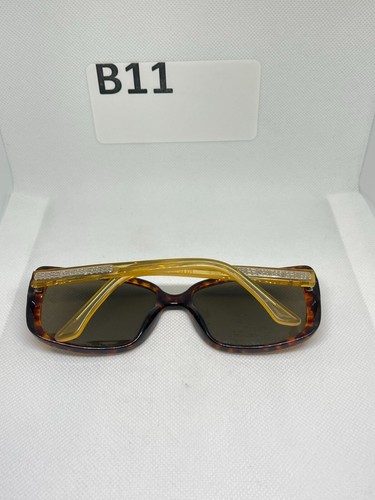 GUESS Womens Sunglass gup 2021 58-17 135 need new lens - Picture 8 of 8