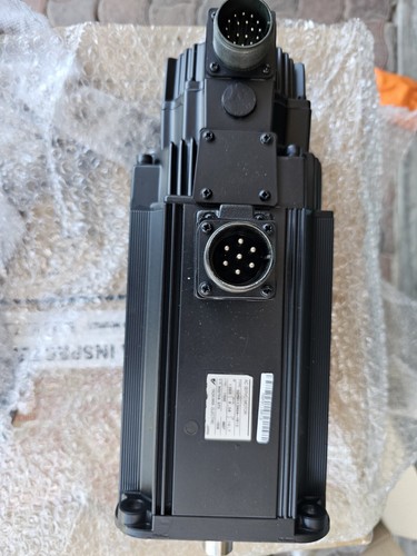 Yaskawa AC Servo Motor - SGMG-13AWA-YR12 - Picture 2 of 6