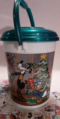Secchiello Happy Holidays Parks Disney con coperchio e 300+ adesivi Topolino Minnie ecc - Foto 3 di 4