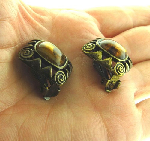 Brown Lucite Square Earrings Clip On - Picture 5 of 5