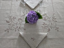 Tovaglia ricamata a mano in canapa di lino 12 posti Tablecloth handmade