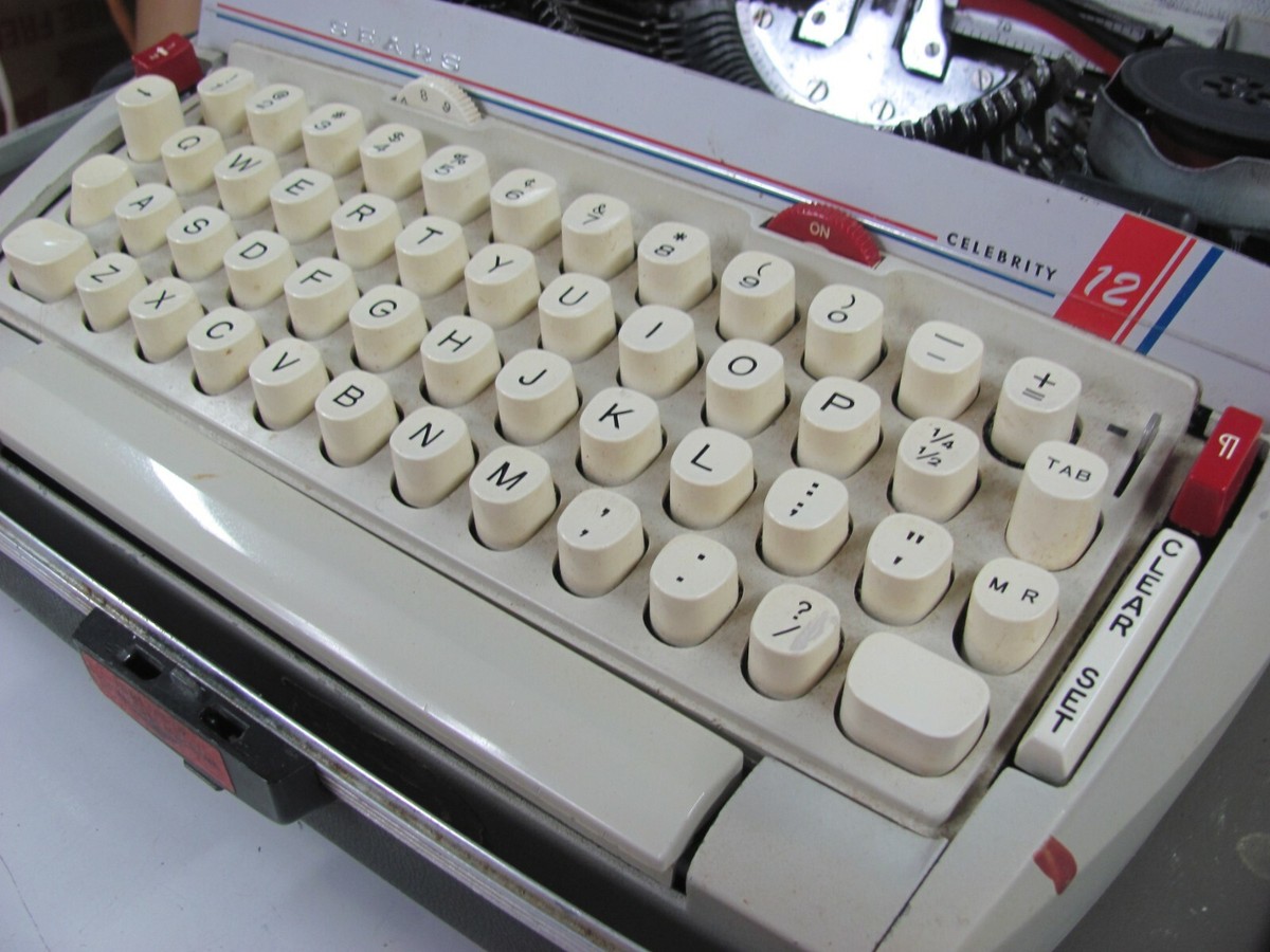 Vintage Sears Celebrity 12 Electric Powered Portable Typewriter w/ Hard Case