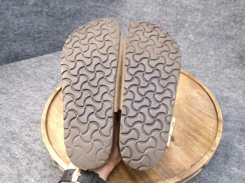 VTG Birkenstock Women's Granada Tan Leather Slides Sandals Size 40 US 9 Narrow - Picture 8 of 10