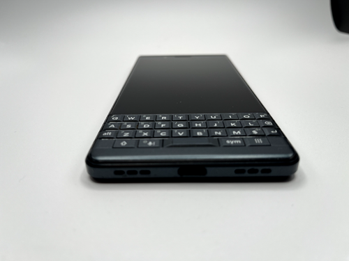 BlackBerry KEY2 LE - Carrier Unlocked - Great Condition, New Battery, with USB-C - Photo 4 sur 8