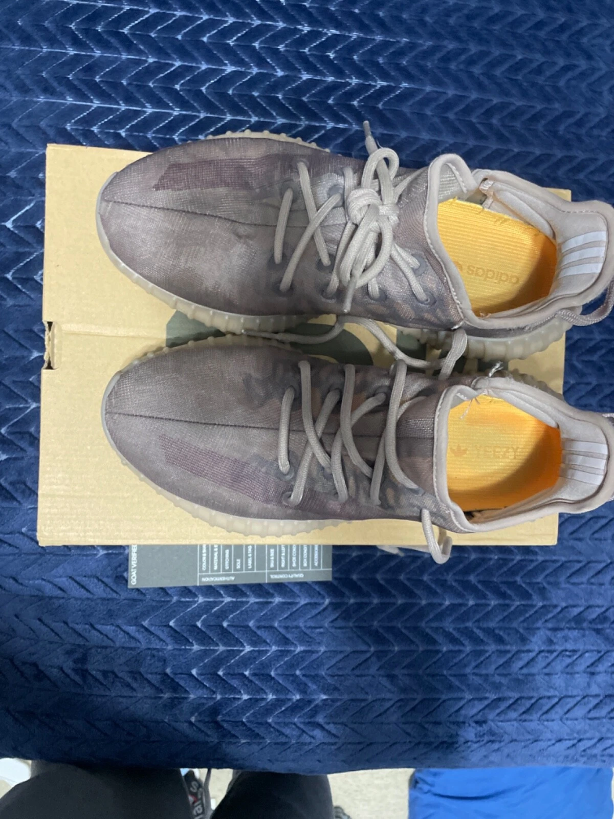 Taglia 9 Adidas Yeezy Boost 350 V2 mono nebbia GW2871