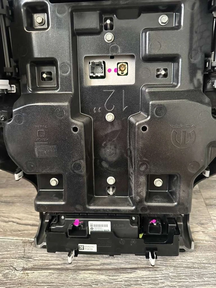 RAM 12 Inch Screen 2019-2025 RAM 1500 2500 3500 with Unconnect 5 Module - Image 4 of 4