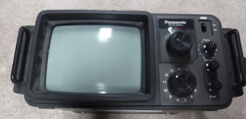 Vintage Panasonic Solid State TV TR-707  Manufactured March 1978 Untested