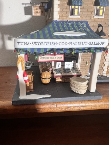 Department 56 Christmas In the City EAST HARBOR FISH CO with Box - Picture 4 of 11