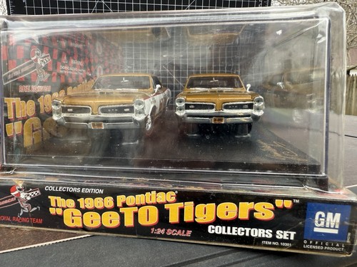🔥1966 GeeTO TIGERS 2 Car Set-Classic Metal Works-1:24 Sealed Original Case🔥✅ - Picture 2 of 4