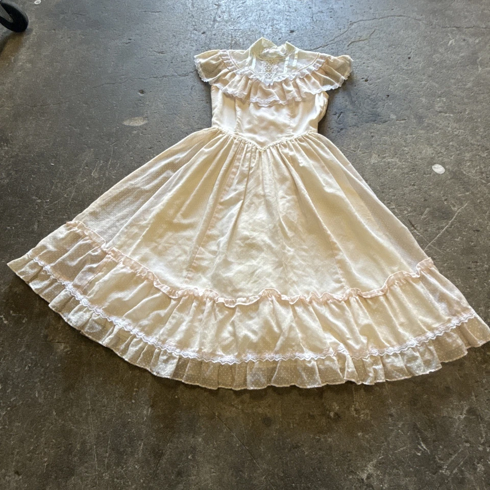 Vintage 1970s Gunne Sax Pink Polka Dot + Lace W/ Ruffles Tie Back Prairie Dress - Image 4 of 4