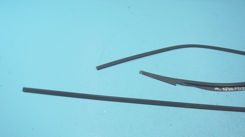 PORSCHE 928 , REAR LEFT SIDE QUARTER WINDOW GLASS SURROUND TRIM - Picture 4 of 19