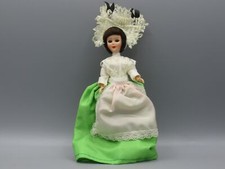 Poupée régionale 18 cm