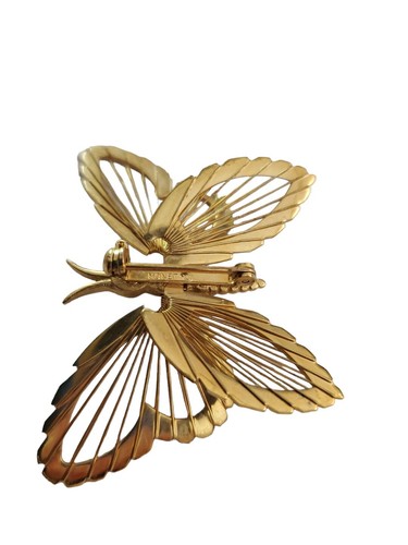 Vintage Monet Filigree Butterfly Brooch Pin Gold Tone - Picture 3 of 17