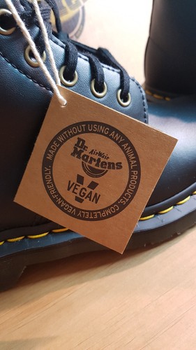 Dr. Martens Airwair, Gr. 37, schwarz, vegan, neu - Bild 4 von 6