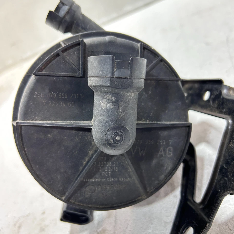 Bomba de injeção de ar secundária 2017-2019 AUDI Q7 3.0L FABRICANTE DE EQUIPAMENTO ORIGINAL - Imagem 3 de 4