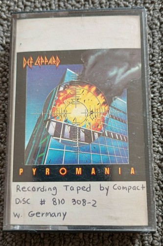 VINTAGE DEF LEPPARD "PYROMANIA"  CASSETTE 1983 MERCURY RECORDS  - Picture 1 of 5