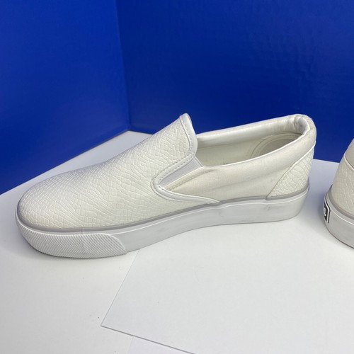 Mudd Poppy 36L Ladies White Slip On Sneaker Size 8.5 Flat Shoe - Picture 4 of 12