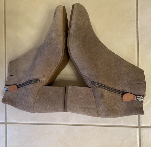 Kenneth Cole Gentle Souls Mujer Taupe Gamuza Botines 6M Cremallera - Imagen 6 de 11