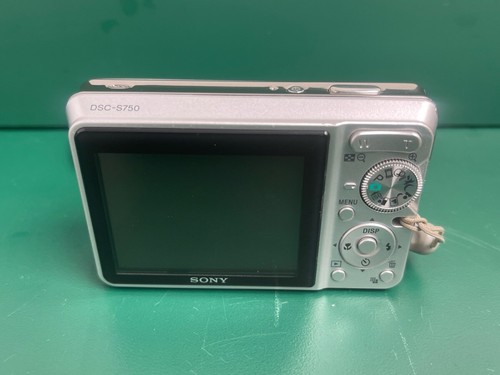 Sony Cyber-Shot DSC-S750 Digitalkamera + 2GB Pro Duo Speicherkarte (EZ5001284) - Bild 2 von 2