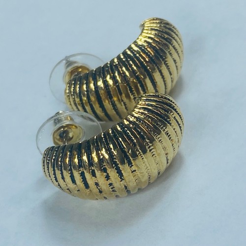 Half Hoop Vintage Pierced Post Earrings Womens Gold Tone Ridged Ribbed Textured - Picture 9 of 17