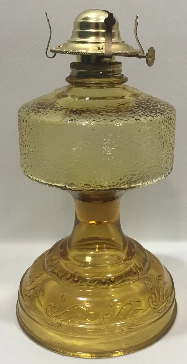 Vintage Pressed Amber Depression Glass Large Victorian Kerosene Oil Lamp 11