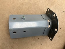 09-19 NISSAN 370Z REAR CHASIS BAR BRACE BRACKET RETAINER LEFT DRIVER SIDE