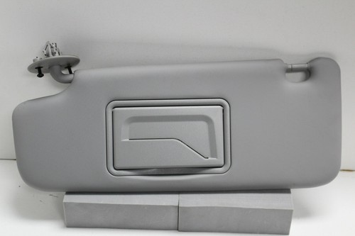 2013-2017 Cadillac XTS Left Hand Side Sun Visor W/Mirror - Picture 1 of 6