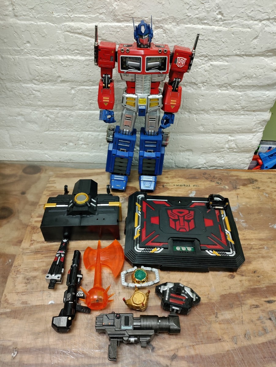 トランスフォーマー ULTIL UM-01 OPTIMUS PRIME Fewture UM-01 Ultimetal Optimus Prime Transformers Diecast