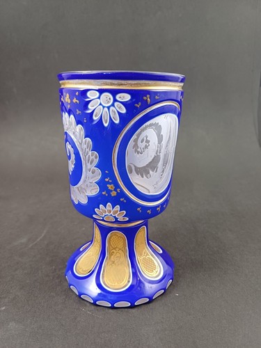 Biedermeier trophy around 1850 colorless glass with white and blue enamel overlay - Picture 5 of 12