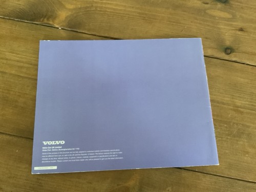 Volvo V40 Estate Sales Brochure 1996 - Picture 2 of 3