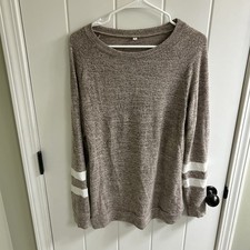 Women  s Brown  White Oversized Pullover Sweater Long Sleeve-Sz Sm fits larger 
