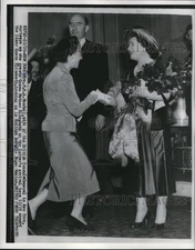 1954 Press Photo F.B.A. Rundall, Queen Mother Elizabeth, Sir Roger Makins