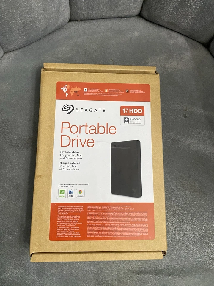 Seagate Expansion 1TB, External, 5400RPM, 3.5 inch (STGX1000400) Hard Disk Drive - Image 2 of 3