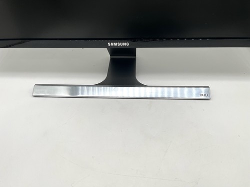 Samsung U28D590D 28” UHD Professional Business Monitor w/Adapter - Picture 6 of 9