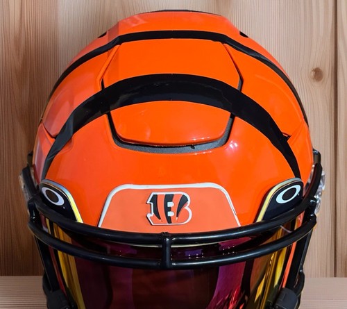 Bengals Joe Burrow and Ja’Marr Chase Dual Signed, Speed Flex - Picture 17 of 17