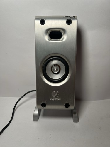 Altavoces de escritorio Logitech Z3 (S-0085A) de grano de madera con control remoto y subwoofer con cable - Imagen 5 de 11