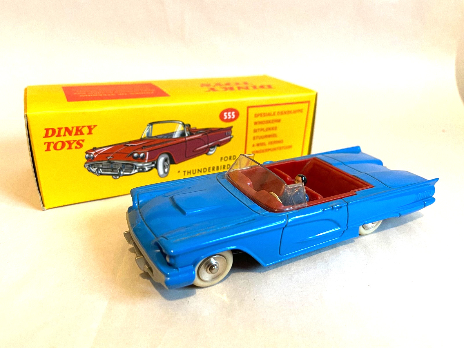 Dinky 555, Ford Thunderbird - Free Price Guide & Review