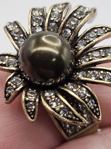 Heidi Daus Art In Bloom Brass Tone Crystals Faux Black Pearl Flower Ring Size 11 - Picture 7 of 11
