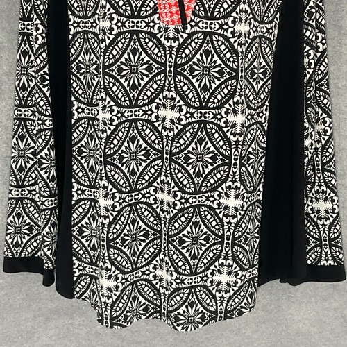 Roz & Ali Top Women's 1X Black White Patterned Long Sleeve Keyhole Neckline - Picture 5 of 15