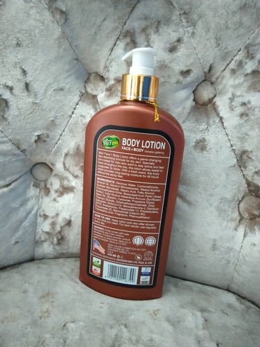 Veet Gold OUD Men GLOWING Body Lotion - Picture 2 of 3