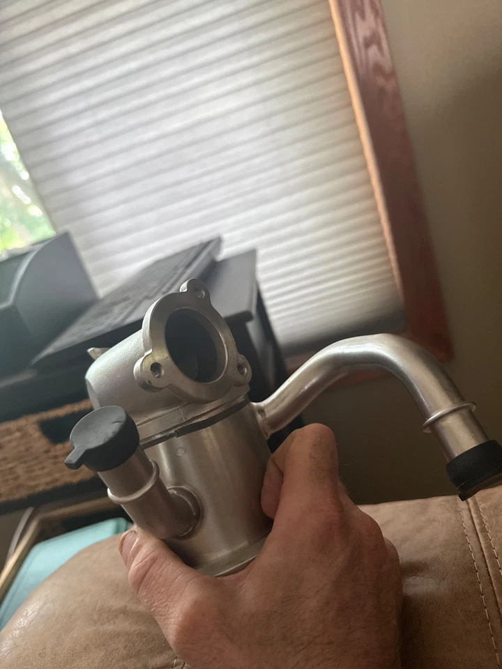 Труба охладителя EGR от оригинального производителя No04L131521G. - Изображение 2 из 4