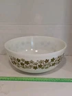 PYREX Spring Blossom  4-quart  Mixing Bowl White w/ Green Flowers