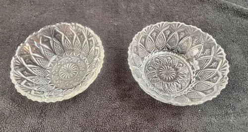 Set of 2 Anchor Hocking / Pasari Pineapple and Fan High Star Glass Bowls - 5"