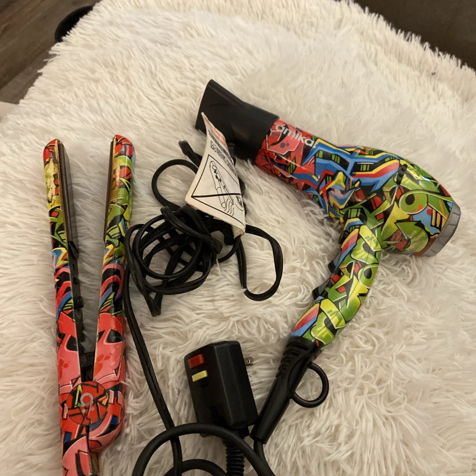 Amika Full Size Blow dryer & hair straightener Flat Iron Preowned Work Graffiti - Image 4 of 4