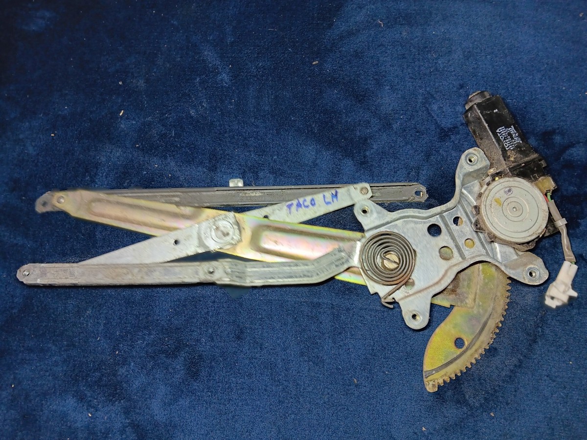 95-04 Toyota Tacoma SR5 Left Power Window Regulator Motor 85720