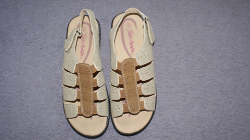Jane Austin Sandals....Size 5.....Brown & Beige....New