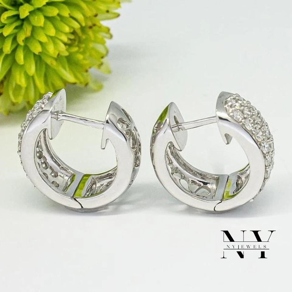 Pendientes de aro Moissanite Huggie 2 quilates redondos corte brillante oro blanco sólido 14K Foto 4 de 4